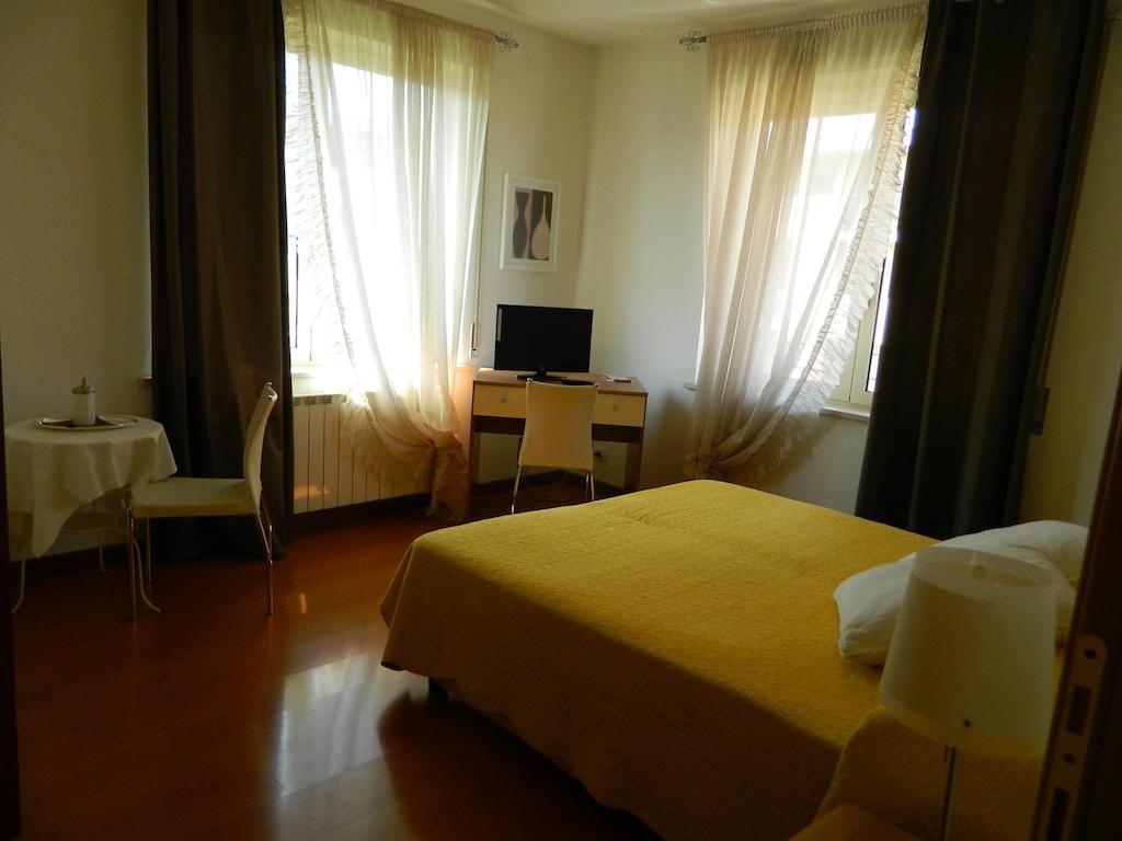 Casa Vacanze Le Terrazze Верона Стая снимка